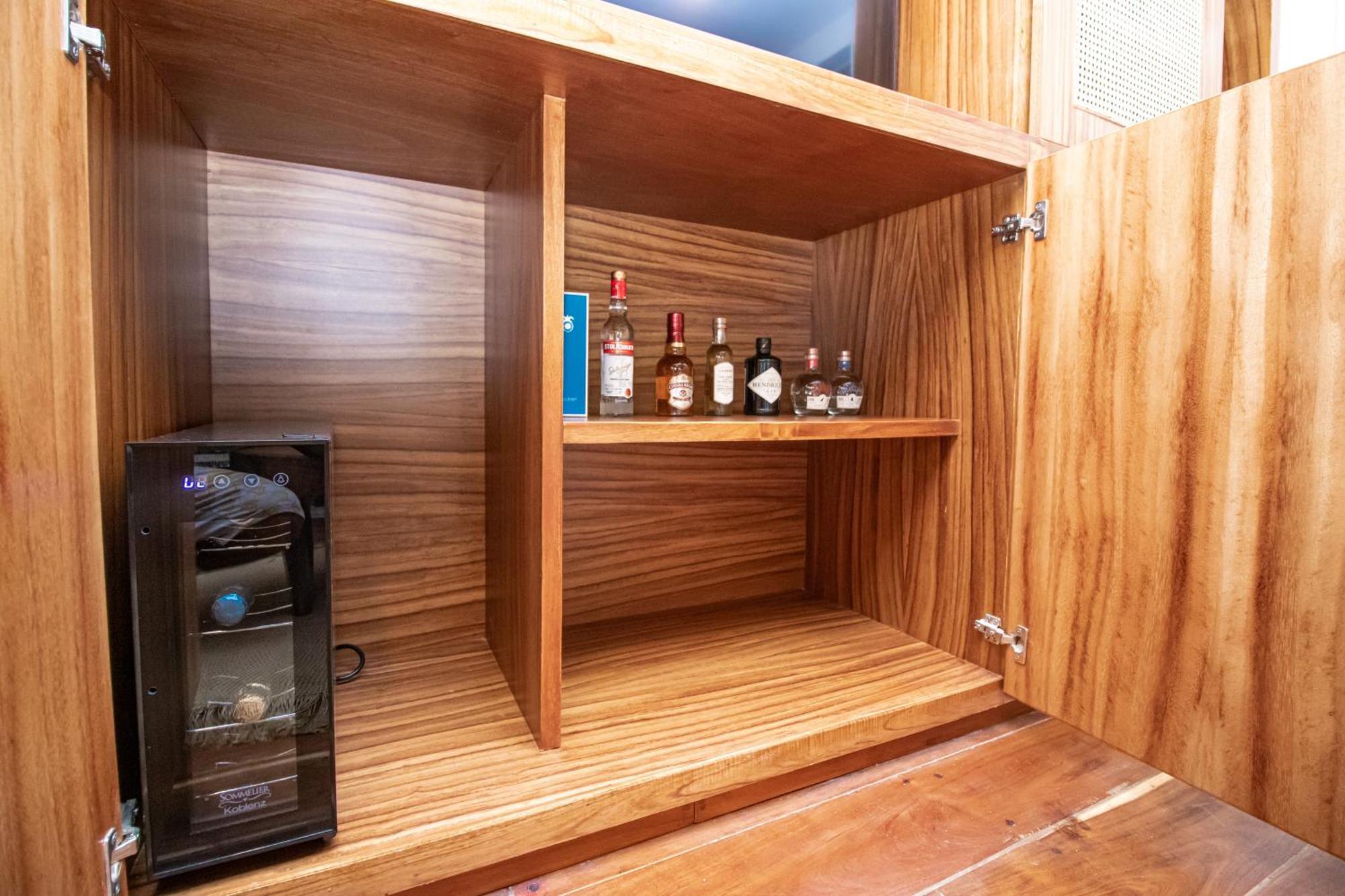 Amaite Beach Hotel Isla Holbox Exterior photo A wet bar in a private home